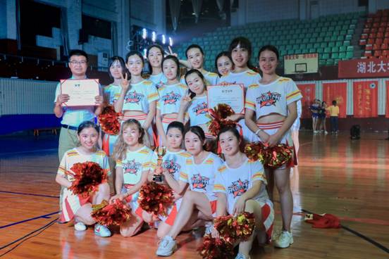 通识啦啦操合照